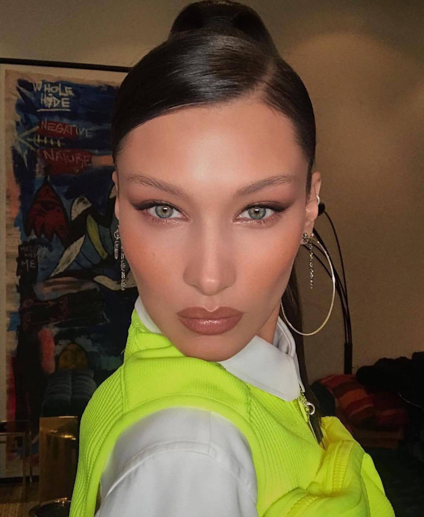 Bella Hadid Viva Ro