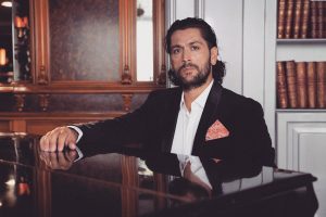 Cezar Ouatu are o nouă iubită, cu 19 ani mai tânără. Primele imagini cu cei doi îndrăgostiți: „Te iubesc enorm”