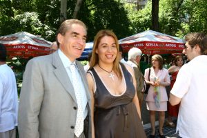 Întâlnire tensionată între Oana Roman și tatăl ei. Cum a reacționat fetița vedetei când și-a văzut bunicul