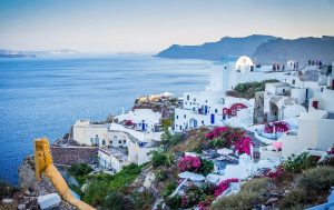 Grecia este în zona roșie! Turiștii români, avertizați să evite 13 insule grecești