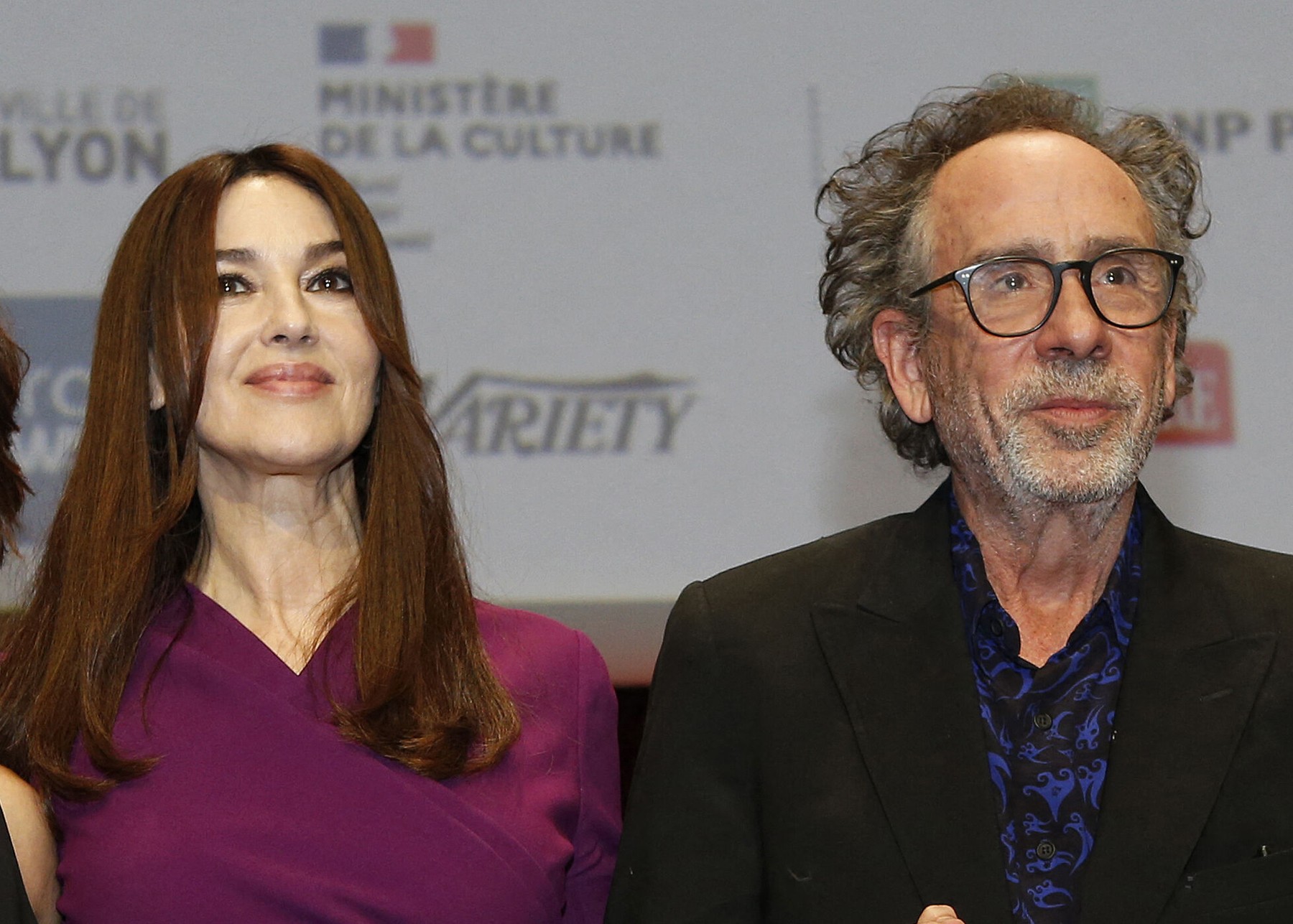 Monica Bellucci și Tim Burton formează un cuplu, în secret, de patru ...