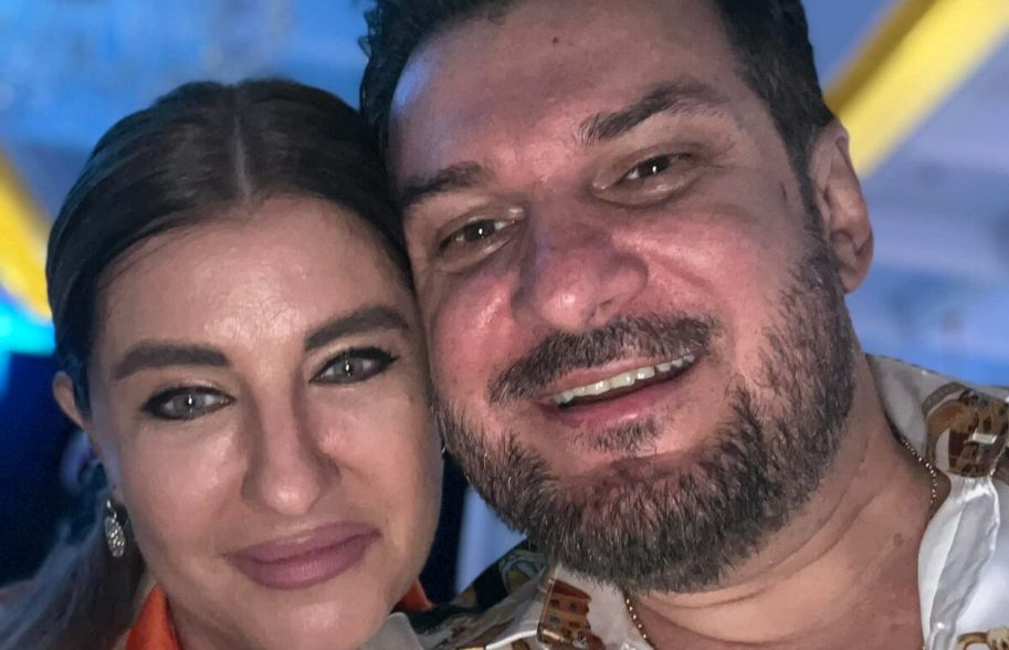 Adi de la Vâlcea regretă absența de la evenimente cu familia. Adi de la Vâlcea regretă absența de la evenimente cu familia.