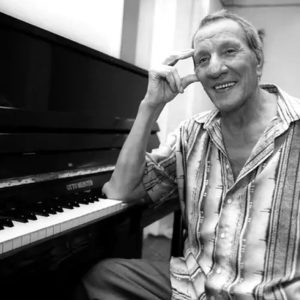 Care a fost marele vis al lui Gil Dobrică. Regretatul artist și-a îmbrățișat idolul american pe scena Cerbului de Aur: „Jos pălăria pentru gestul lor!”