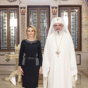 Gabriela Firea, absentă de la sfințirea Catedralei Mântuirii Neamului, după ce a sprijinit proiectul cu zeci de milioane de lei / Unde a fost, în schimb, fostul primar al Capitalei