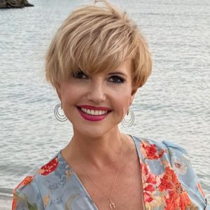 Marina Almășan va fi soacră mare și și-a schimbat complet look-ul: ”Fiul meu și-a cerut mândra de soție, așa că urmează o nuntă”. Cine a convins-o să se tundă / EXCLUSIV