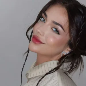 Andreea Bostănică a fost cerută de soție în Maldive: „Am zis DA!”/ Imagini cu influencerița imediat după ce a primit inelul de logodnă