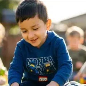 Copilul de 5 ani din Sibiu, găsit în pădure, avea mușcături pe corp. Ce spun medicii: „E pe tratament deja de mai bine de 12 ore”. Cum se simte Alexandru acum