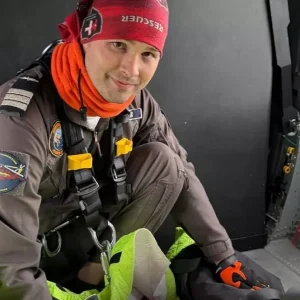 Cine este Mihail Soare, salvatorul lui Alexandru, băiețelul din Sibiu găsit în pădure. Este plutonier major și are doi copii: „Emoția a fost maximă!”