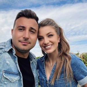 Cum se vindecă Valentin Sanfira după divorțul de Codruța Filip și ce spune despre acuzațiile de infidelitate: „Lupt să cred în oameni. Încă este iubire în inima mea!”
