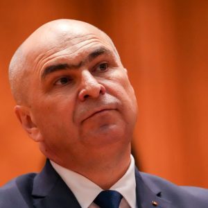 Moțiunea de cenzură a fost adoptată: Guvernul Bolojan a fost demis, cu 281 de voturi, după 11 luni de mandat. Până când va rămâne Bolojan premier intermiar
