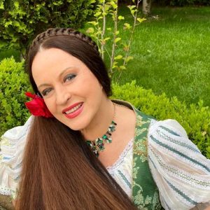 Cum arată Maria Dragomiroiu în costum de baie, la 70 de ani: „Românii găsesc oriunde motiv de petrecere, muzică bună și oameni dragi”