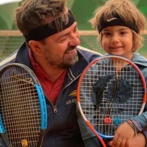 Cum arată, la 12 ani, Toma, băiatul pe care Horia Brenciu l-a adoptat când era bebeluș. Artistul a publicat imagini rare cu fiul său: „Bucuria sufletului meu”