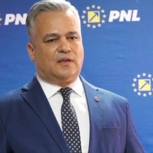 Cine este Adrian Veștea, noul premier desemnat al României în locul lui Eugen Tomac. A intrat în PNL la 21 de ani, a fost ministru în Guvernul Ciolacu și are o avere impresionantă