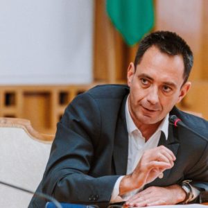 UDMR a anunțat că nu va face parte dintr-un guvern cu Adrian Veștea premier: „Așteptăm o flexibilizare a pozițiilor, că domnul Bolojan nu mai poate fi premier”/ Motivele invocate