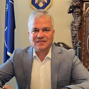 Adrian Veștea a ignorat ultimatumul PNL de a-și depune mandatul: „Poziția mea nu se schimbă, indiferent de presiunile care se fac asupra mea. Sunt convins că acest Guvern va trece”