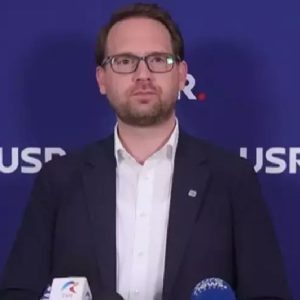 Dominic Fritz spune că USR e pregătit să intre într-un guvern minoritar: „Avem nevoie urgent de consultări transparente, fără surprize şi fără înţelegeri sub masă”