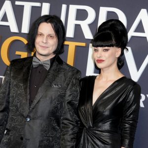 Jack White și Olivia Jean divorțează, după aproape patru ani de căsnicie. Artista îl acuză de „conduită conjugală inadecvată”
