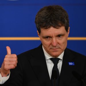Ce a răspuns Nicușor Dan după ce a fost întrebat dacă Ilie Bolojan l-a mințit că votează guvernul Tomac: „Mă așteptam să treacă. Niște lideri și-au schimbat opinia!”