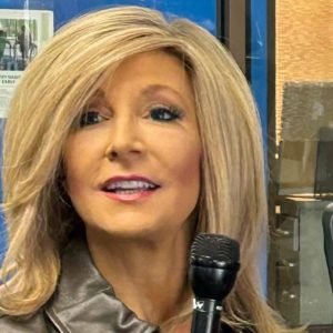 A murit Liz Bonis, celebră prezentatoare TV americană specializată în sănătate: „A luptat cu mult curaj împotriva cancerului”