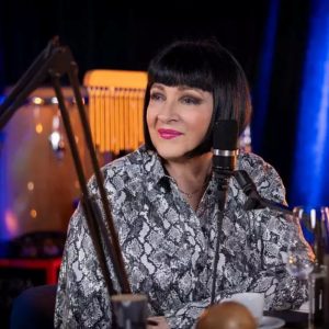 Cum e relația dintre Neti Sandu și nepoata ei, Alice, și ce a povestit vedeta Pro TV despre vacanțele în care merg împreună: ”Și ea își ia ținute multe de vară, ca mine, potrivite locului în care mergem” / EXCLUSIV