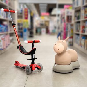 Trotineta vs balansoar – avantaje, dezavantaje și vârsta potrivită