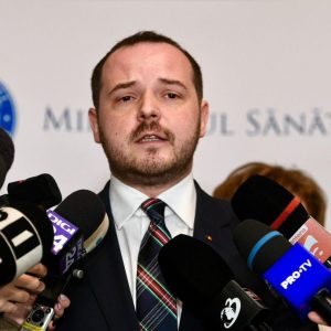 Alexandru Rogobete s-a alăturat angajaților din Sănătate aflați în grevă: „Protestul este pe deplin justificat. Reforma nu înseamnă tăieri”