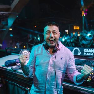 DJ-ul Ryan Spiteri, găsit mort într-o mașină alături de iubita lui, într-o parcare din Malta: „Transmitea o energie pură de fiecare dată când urca pe scenă”