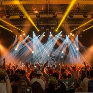 Ce să NU faci niciodată la un festival. 10 reguli pentru distracție în siguranță de la psihoterapeutul Cristian Buca