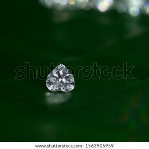 Diamante lab-grown vs diamante naturale: ce diferență există și care e alegerea potrivită