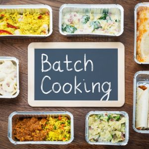 Ce este batch cooking și cum îți poate simplifica mesele săptămânale