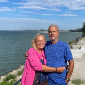 Povestea de dragoste dintre Dana și Adrian Năstase. Sunt căsătoriți de 41 de ani și au împreună doi băieți: „Nu pot să-mi închipui să stau fără ea!”