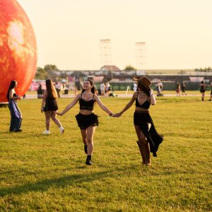 O nouă zi sold out la NIBIRU, 82.000 de vizitatori în stațiunea de pe litoral și un show de neuitat a lui HUGEL în a doua zi a festivalului Galaxia