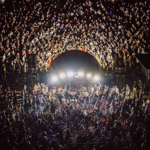 Începe Electric Castle 2026, ediția care îi aduce pe aceeași scenă pe Teddy Swims, The Cure, twenty one pilots, Chase and Status și Wet Leg