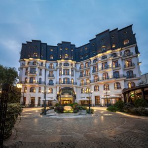 L’Atelier, restaurantul gastronomic al Hotelului Epoque din București, câștigă Wine Spectator 2026 Best of Award of Excellence