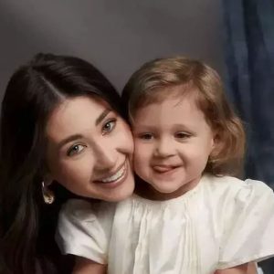 Nicole Cherry explică de ce a ales să devină mamă la doar 22 de ani: „Cumva mi-am calculat toate aceste lucruri”