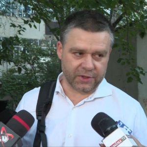 Ciprian Ciucu a mers la Poliţie, direct din vacanță, pentru controlul judiciar: „Sunt nevinovat, am această prezumție de nevinovăție. Eu n-am luat mită și n-am luat șpagă”