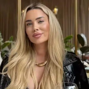 Oana Monea, de nerecunoscut după ce și-a făcut două operații estetice la nivelul feței. Cum arată acum fosta ispită de la Insula iubirii: „Cu siguranță a dat greș”/ „Arăta mai bine înainte”