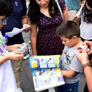 Un șofer de Uber a acceptat să fie plătit cu stickere Panini World Cup 2026. Videoclipul a devenit viral pe rețelele de socializare