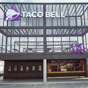 Taco Bell deschide primul hub de vară în Nibiru și Beach, Please! – primul proiect de acest tip al brandului în România