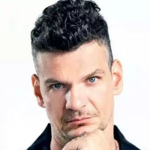 Tudor Chirilă dezvăluie cum își crește cei doi fii: „Copiii trebuie să-i săruți și să le spui «te iubesc» și «am încredere în tine» în orice moment”