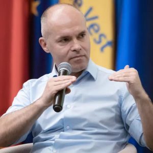 Fostul ministru al Educației, Daniel Funeriu, cere statului să finanțeze meditațiile elevilor pentru admiterea la liceu: „Dăm vouchere pentru a merge la fitness, dar nu pentru creierul copiilor noștri!”