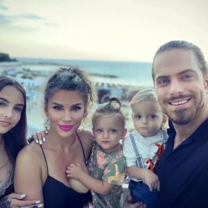 Alina Laufer a spus care e cea mai importantă lecție de viață primită de la mama ei, pe care a pierdut-o acum 3 luni: „Acest lucru l-am învățat și eu. Ea a renunțat la cariera ei!”