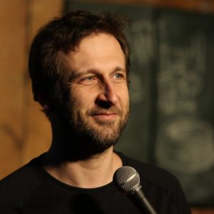 Cine este Radu Isac de la Asia Express 2026. E comediant, locuiește în Anglia și a participat la iUmor