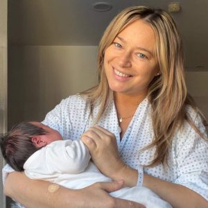 Cum slăbește Laura Cosoi după ce a devenit mamă pentru a cincea oară: „Corpul meu la fix două săptămâni după naștere. Sigur că mai am până îmi revin la dimensiunile inițiale”