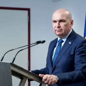 Ilie Bolojan renunță la suspendarea burselor sociale pe perioada vacanțelor școlare: „Bursa e un element de sprijin pentru a te duce la școală. Foarte probabil vom rămâne pe actualul sistem”