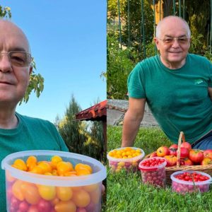 Imagini inedite din grădina lui Emil Boc. Primarul din Cluj-Napoca a cules primele roșii din acest sezon, cultivate chiar de el: „Poate nu sunt cele mai mari sau perfecte. Dar, pentru mine, sunt cele mai valoroase”