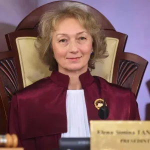 Ce a discutat Simina Tănăsescu în timpul întâlnirii neanunțate cu Ilie Bolojan. Reacție după ce i s-a cerut demisia: „Nu am discutat nimic legat de dosare!”