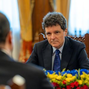 Nicușor Dan anunță că negocierile pe legea salarizării au eșuat. Ce se întâmplă cu cele 770 de milioane de euro din PNRR: „Un subiect complicat și cu implicații majore”