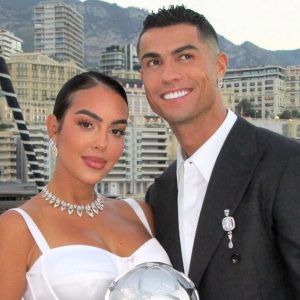 Cristiano Ronaldo și Georgina Rodriguez s-au căsătorit în secret, exact la un an de la logodnă. Starul portughez a publicat prima imagine cu verighetele