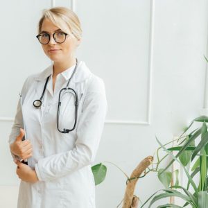 Ce trebuie să știi despre îngrijirea persoanelor cu afecțiuni cognitive – recomandările PROMEMORIA